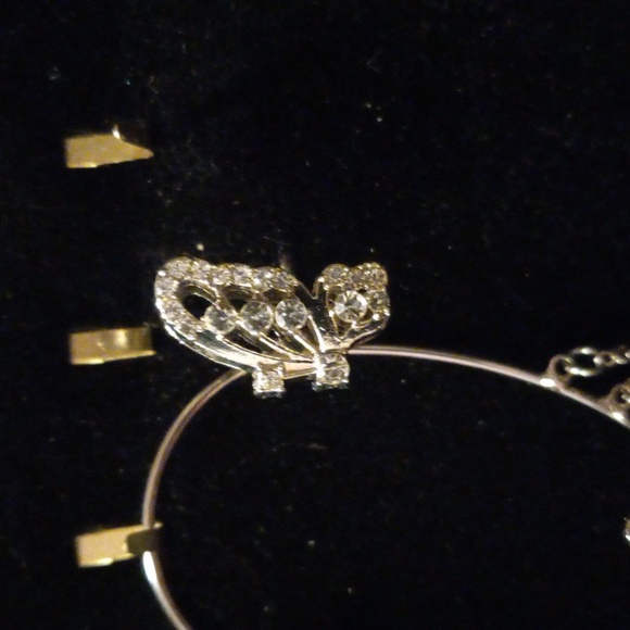 Butterfly ear cuff. - Picture 3 of 3